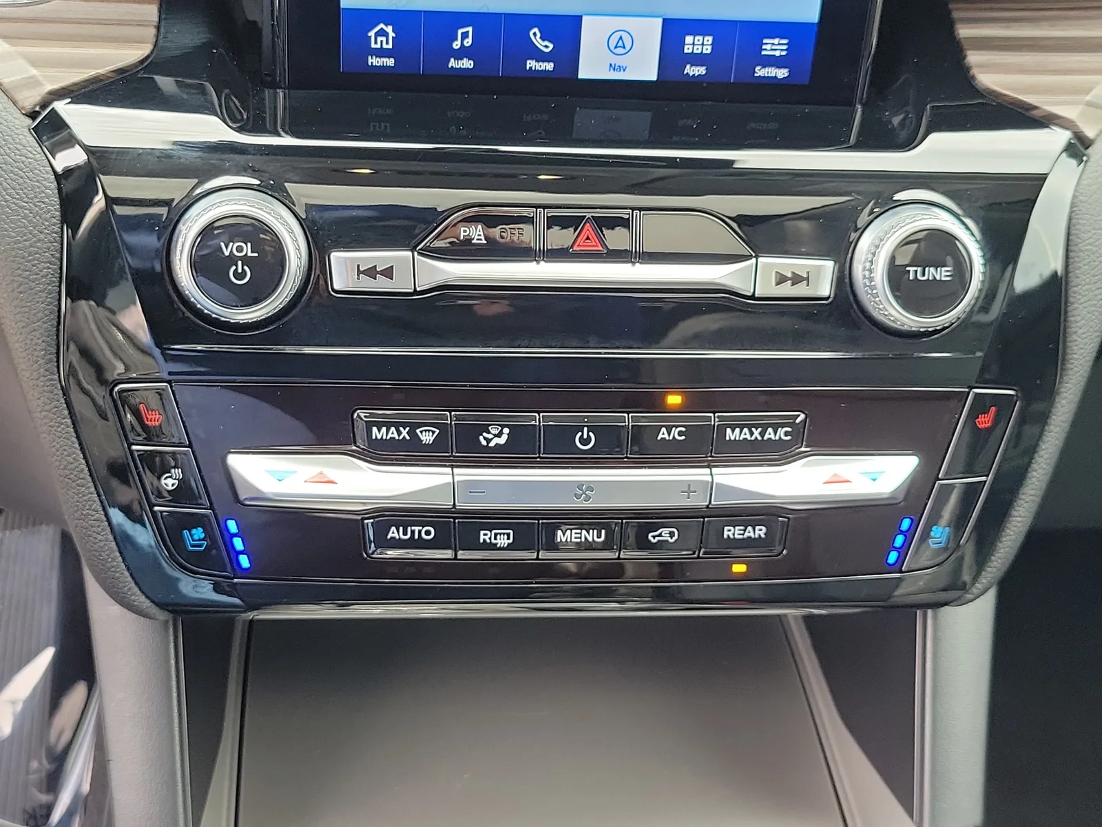 2023 Ford Explorer Limited photo 26