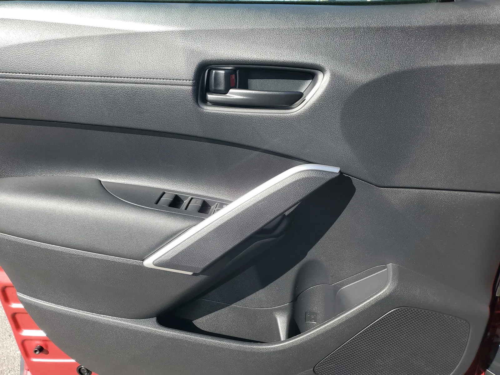 2023 Toyota Corolla Cross LE photo 25