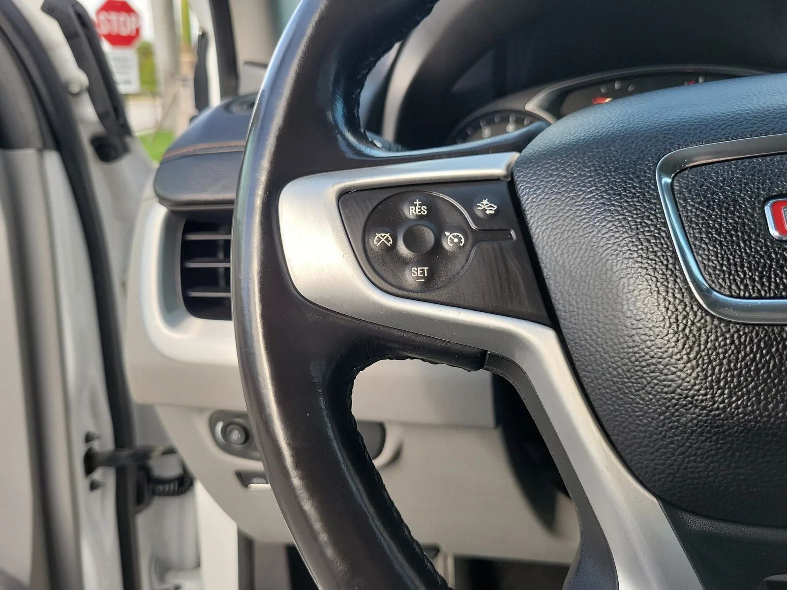 2020 GMC Terrain SLE photo 19