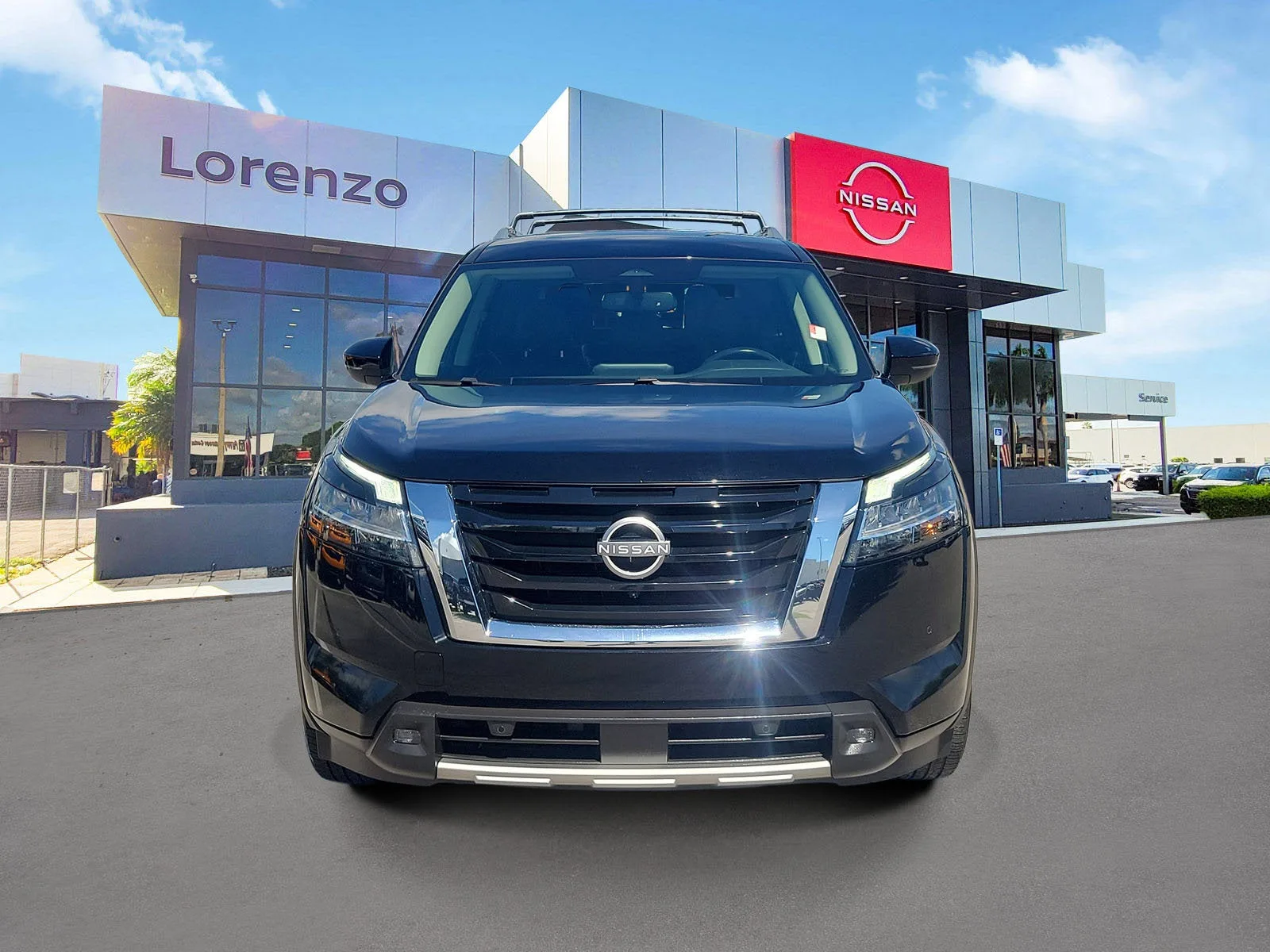 2022 Nissan Pathfinder SL photo 2