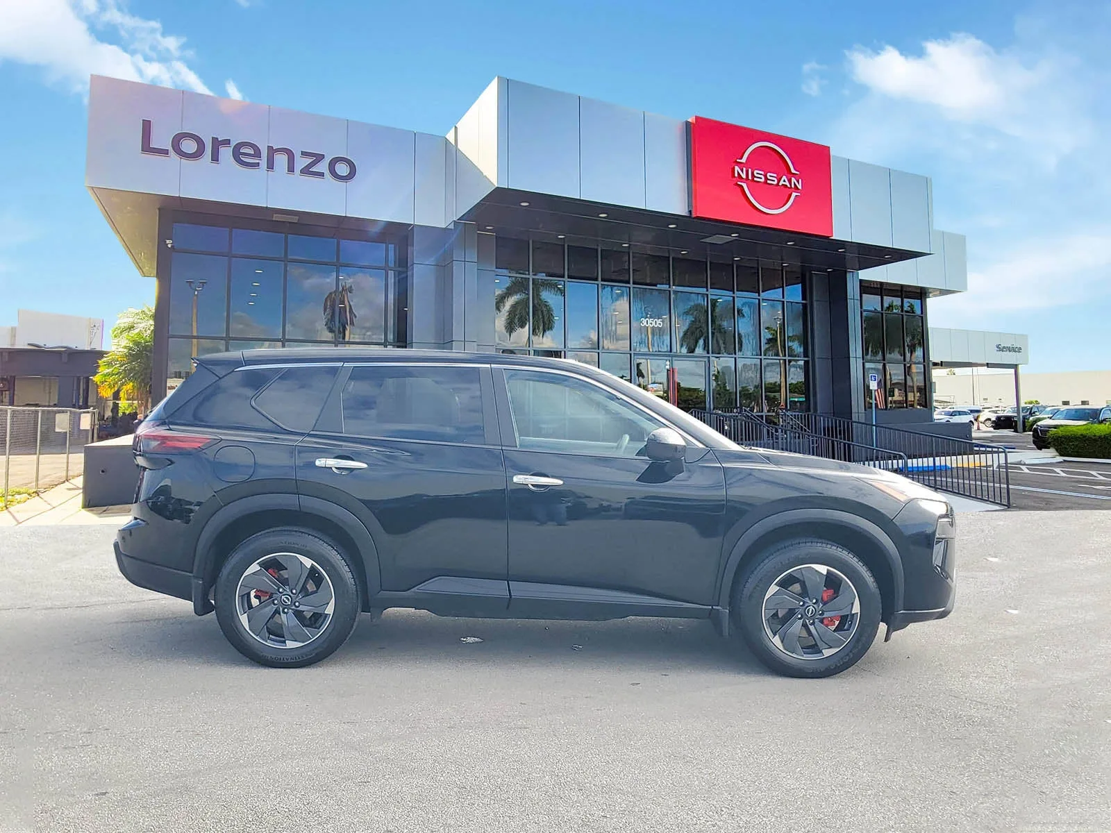 2024 Nissan Rogue SV photo 4