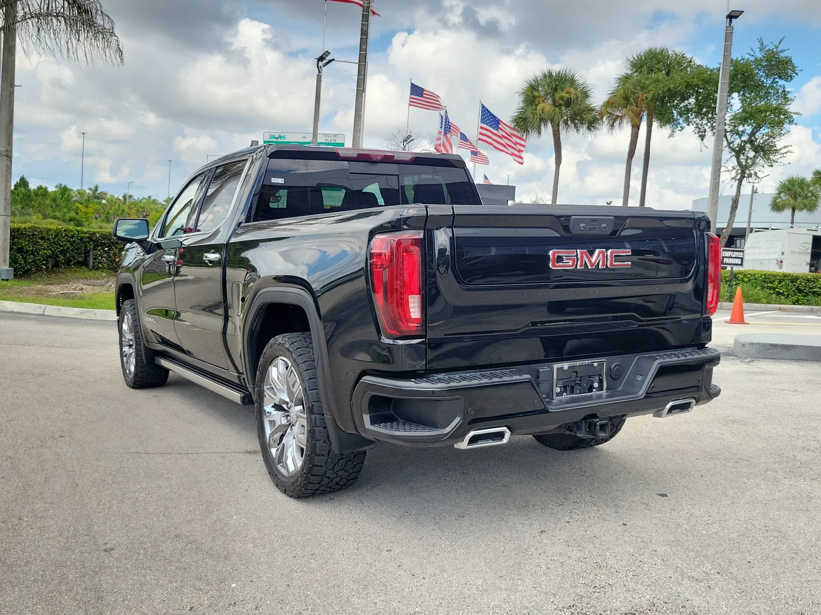 2023 GMC Sierra 1500 Denali photo 7