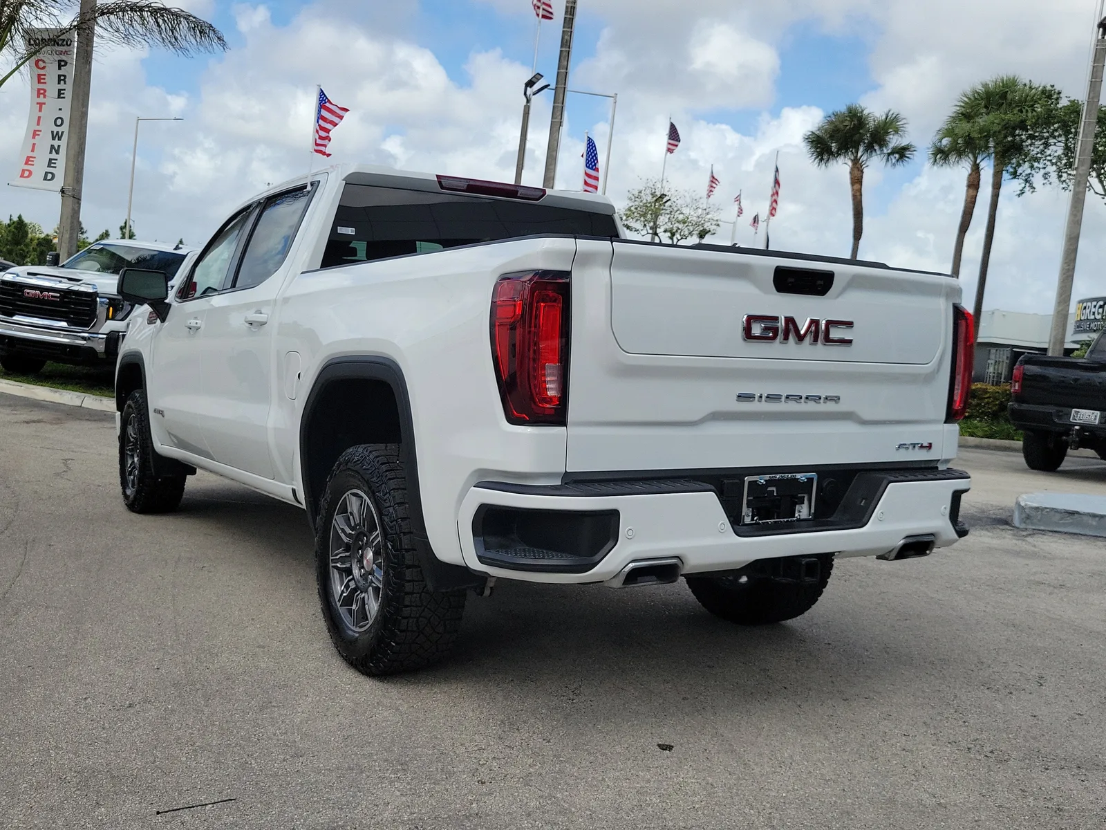 2025 GMC Sierra 1500 AT4 4WD photo 7