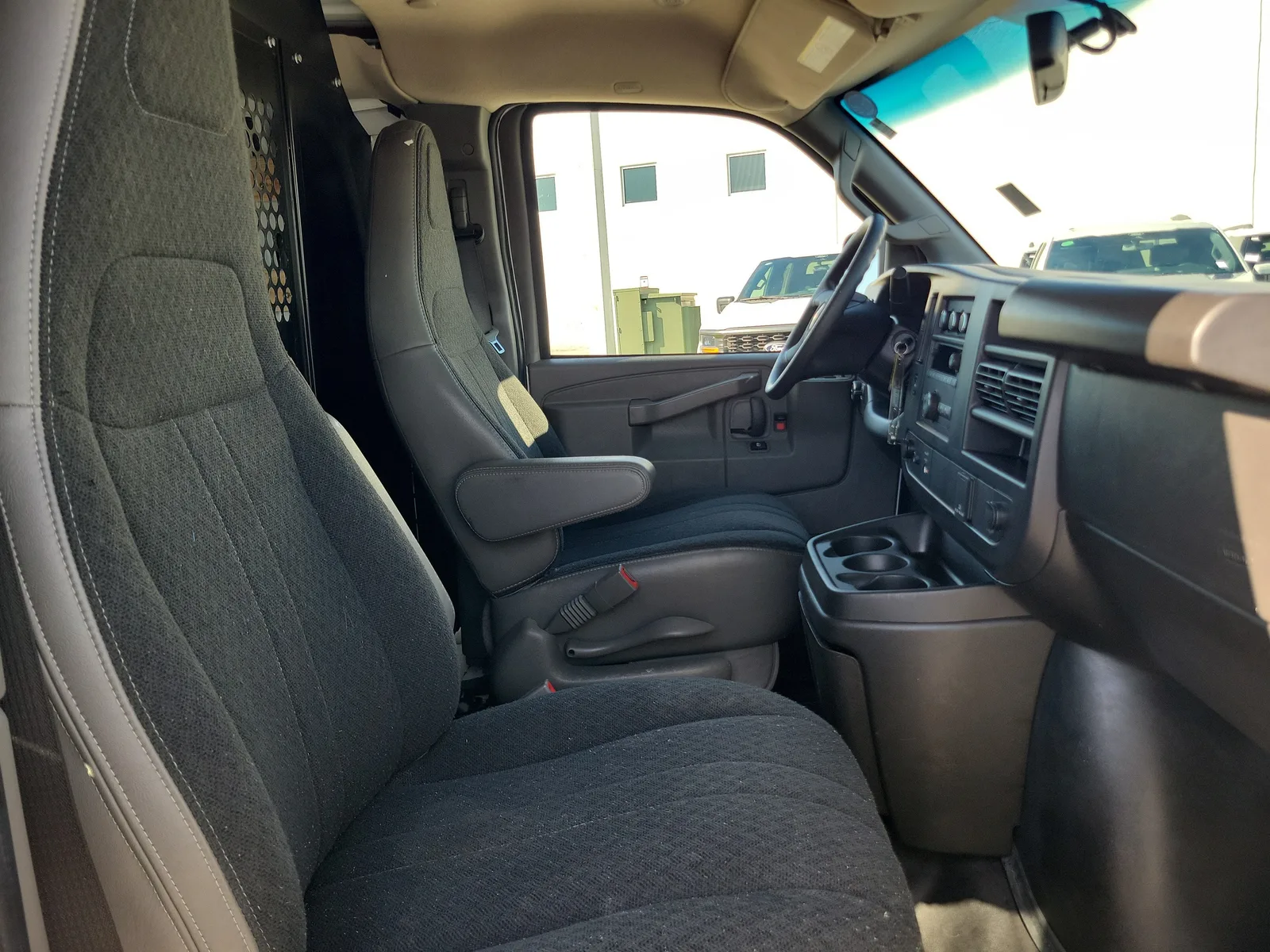 2025 Chevrolet Express Cargo Van Work Van photo 18