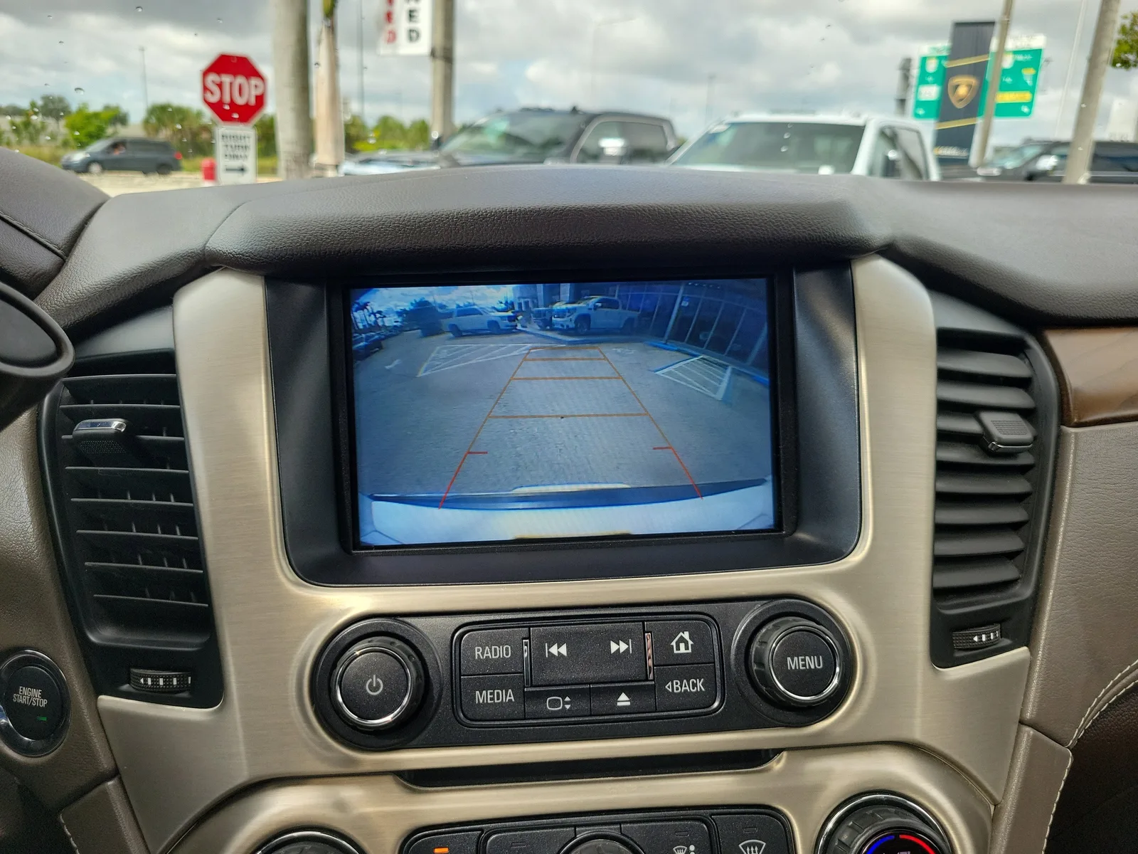 2020 GMC Yukon Denali photo 11