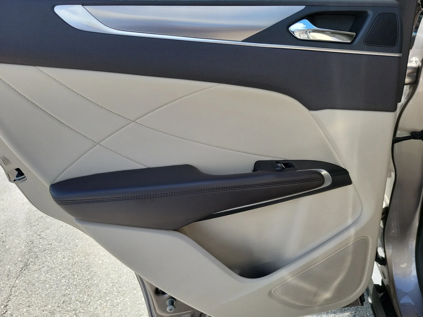 2019 Lincoln MKC Standard photo 28