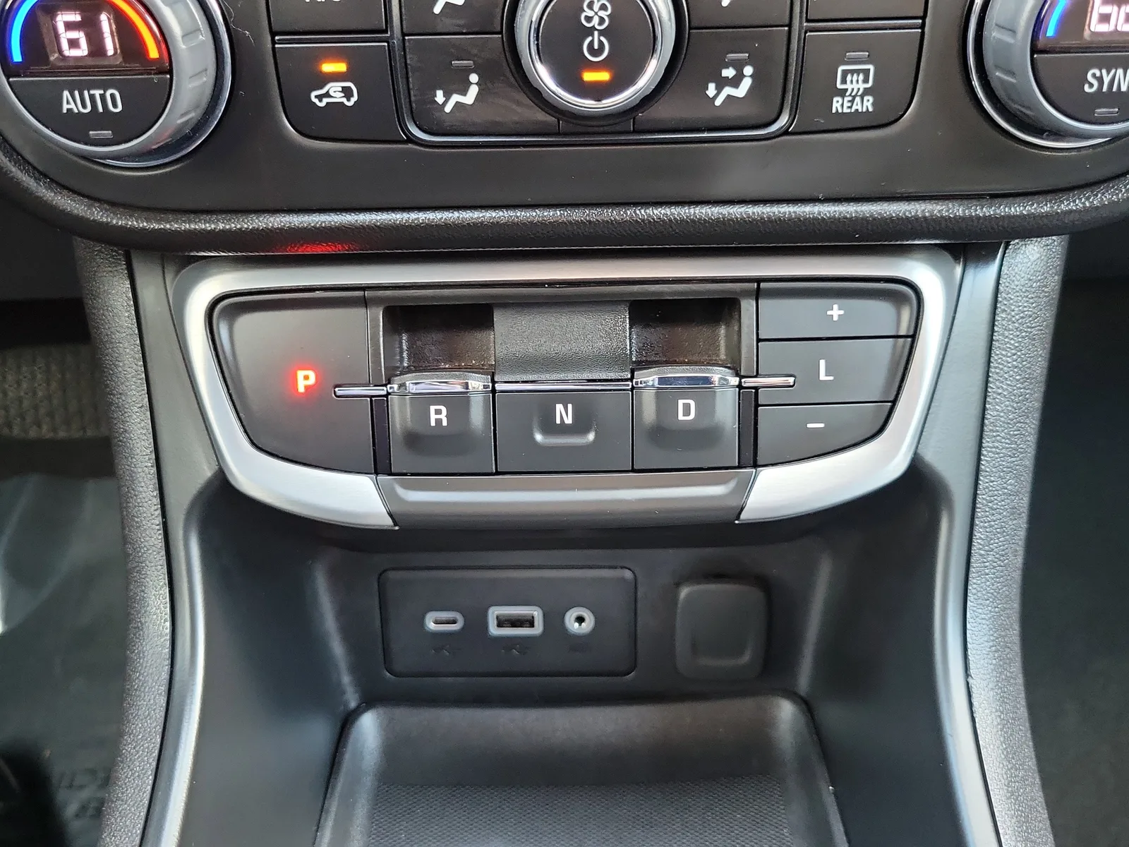 2024 GMC Terrain SLE photo 22