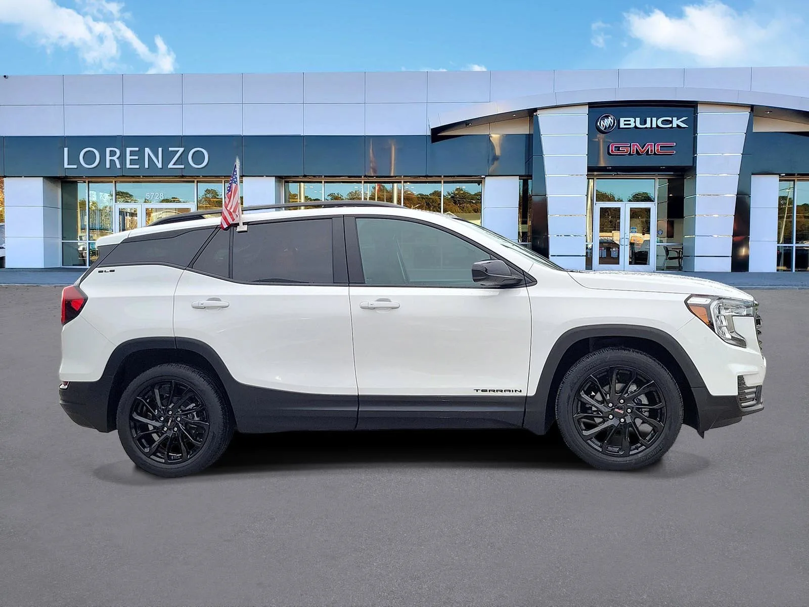 2024 GMC Terrain SLE photo 4