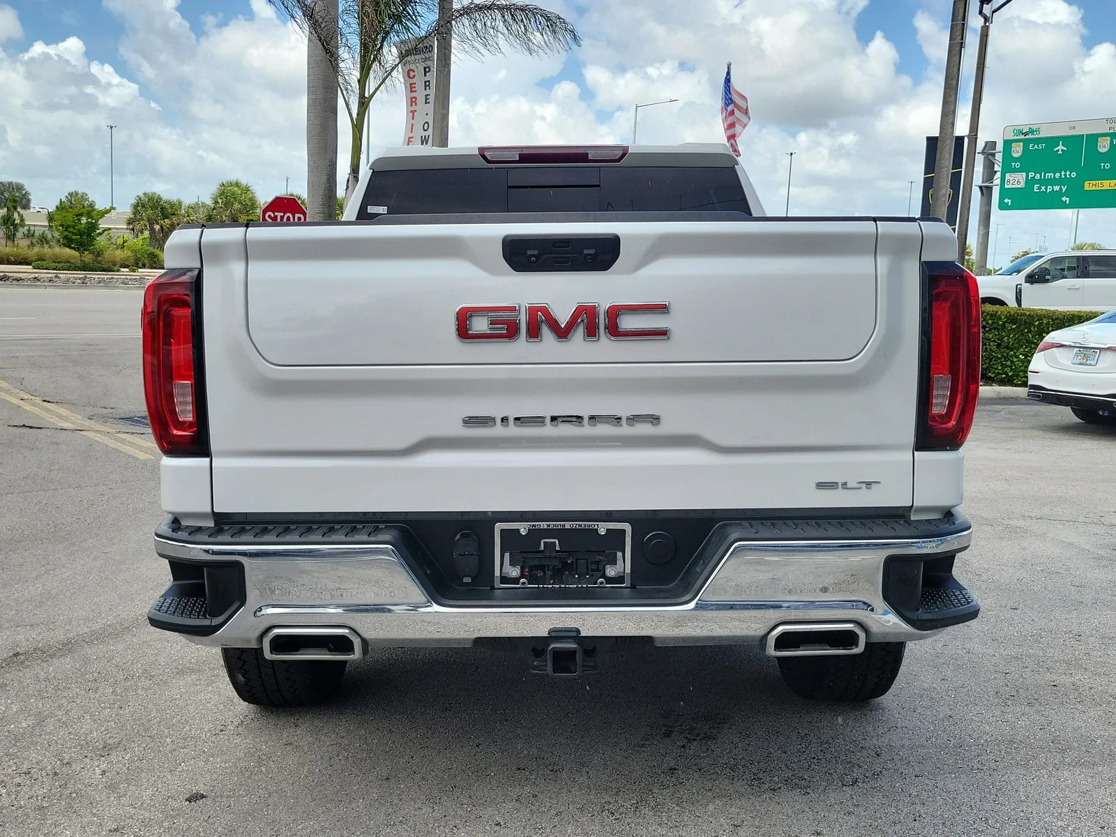 2023 GMC Sierra 1500 SLT photo 6