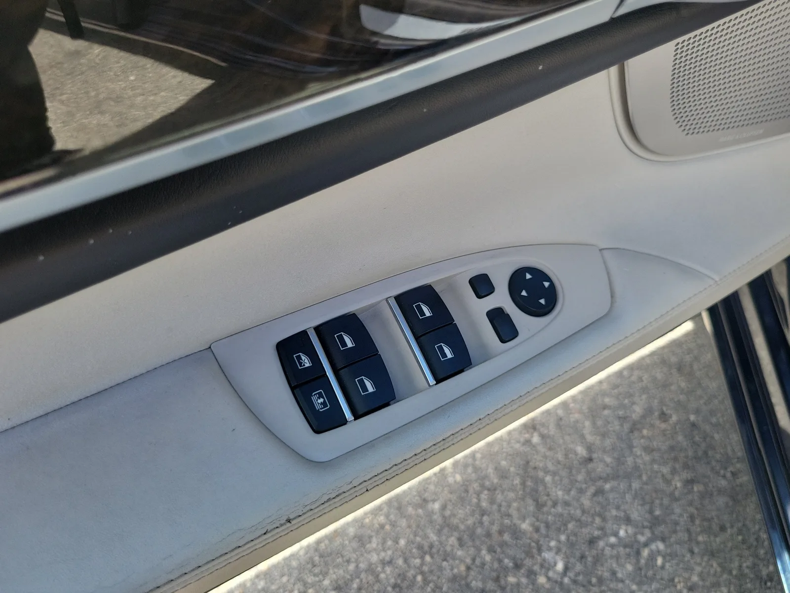 2013 BMW 7 Series 750Li xDrive photo 23
