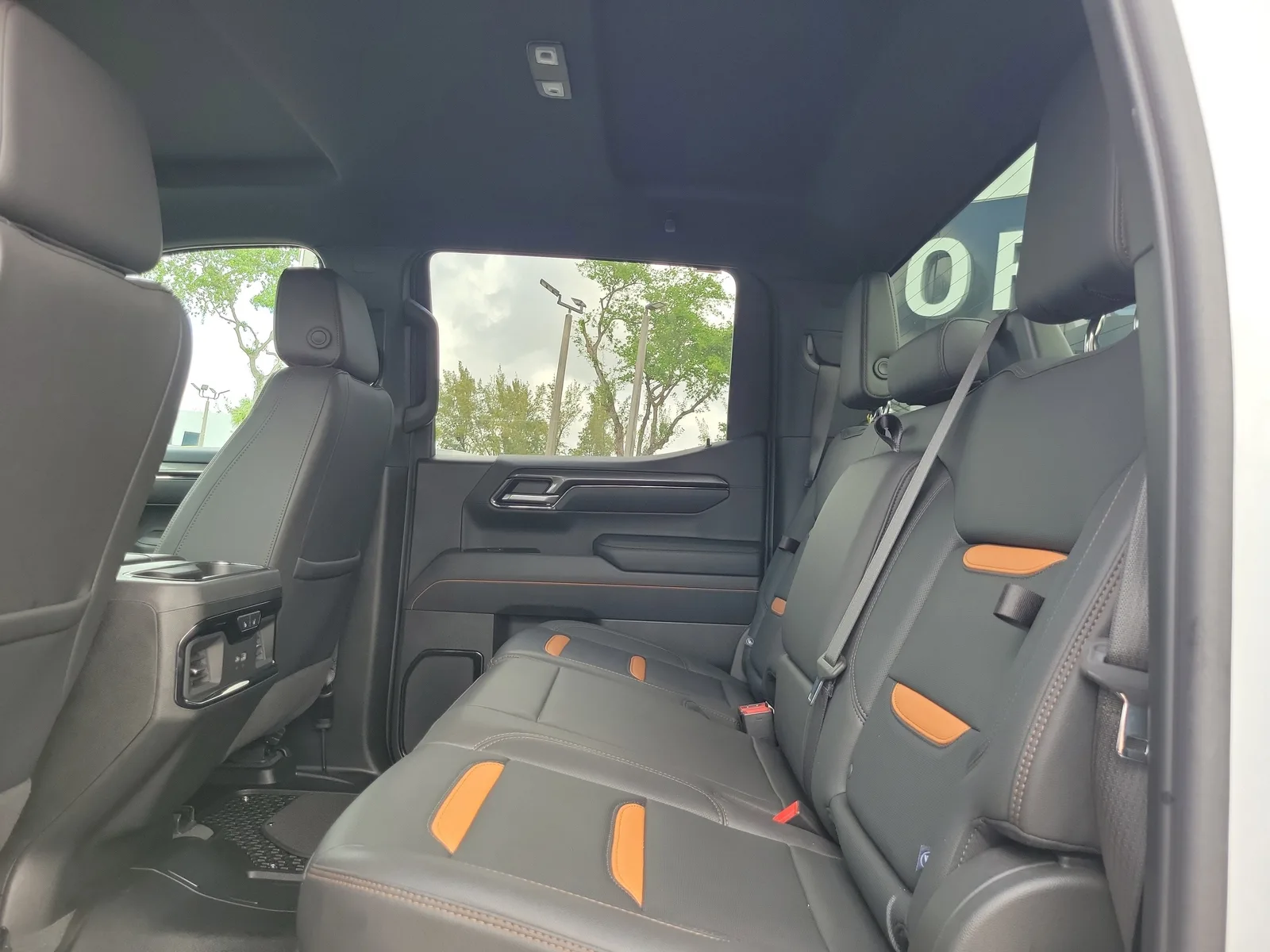 2025 GMC Sierra 1500 AT4 4WD photo 13