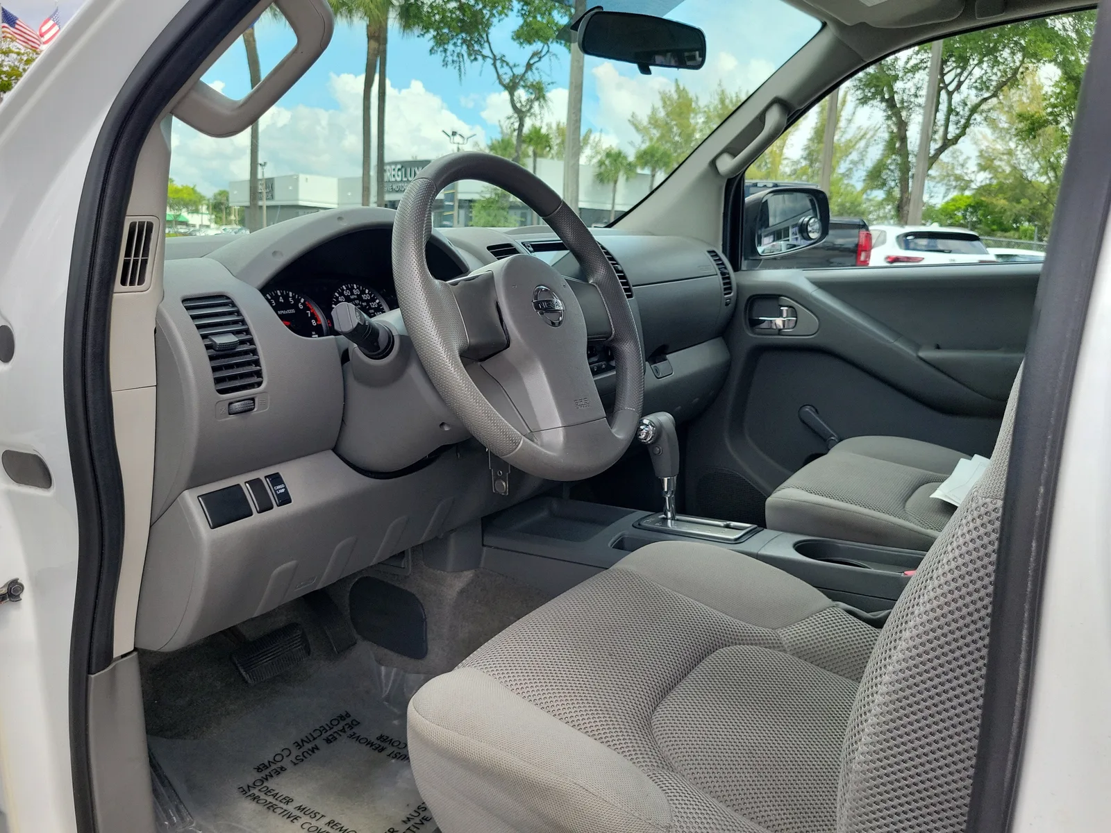 2012 Nissan Frontier S photo 9