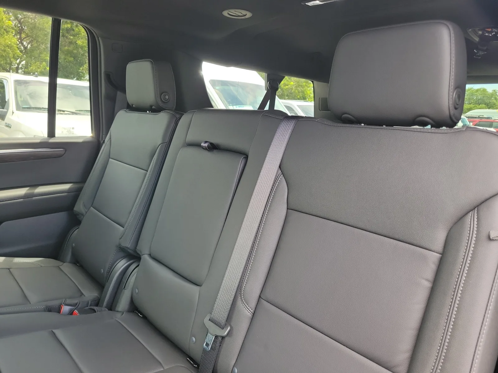 2026 Chevrolet Suburban LT photo 13