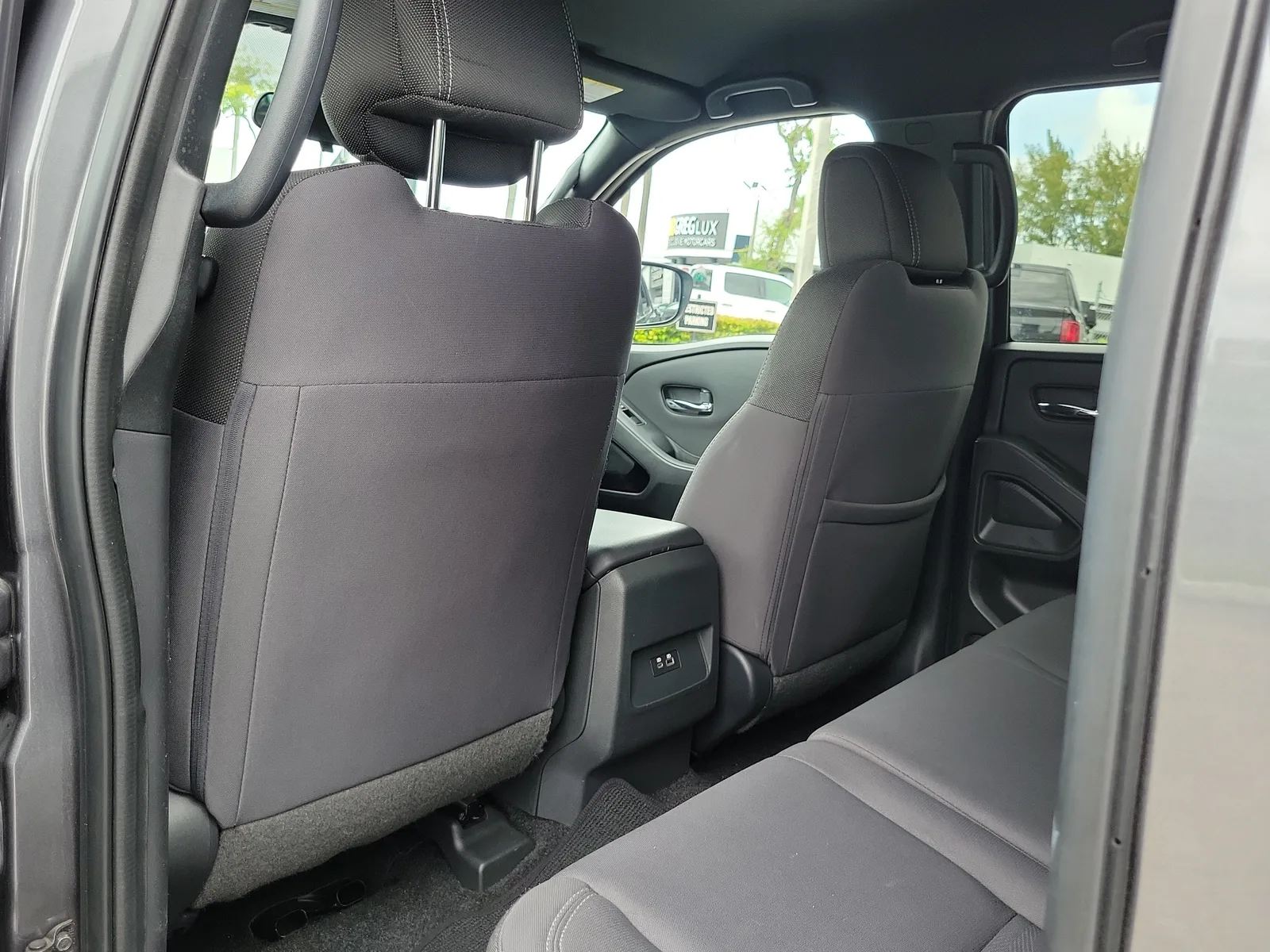 2023 Nissan Frontier SV photo 11