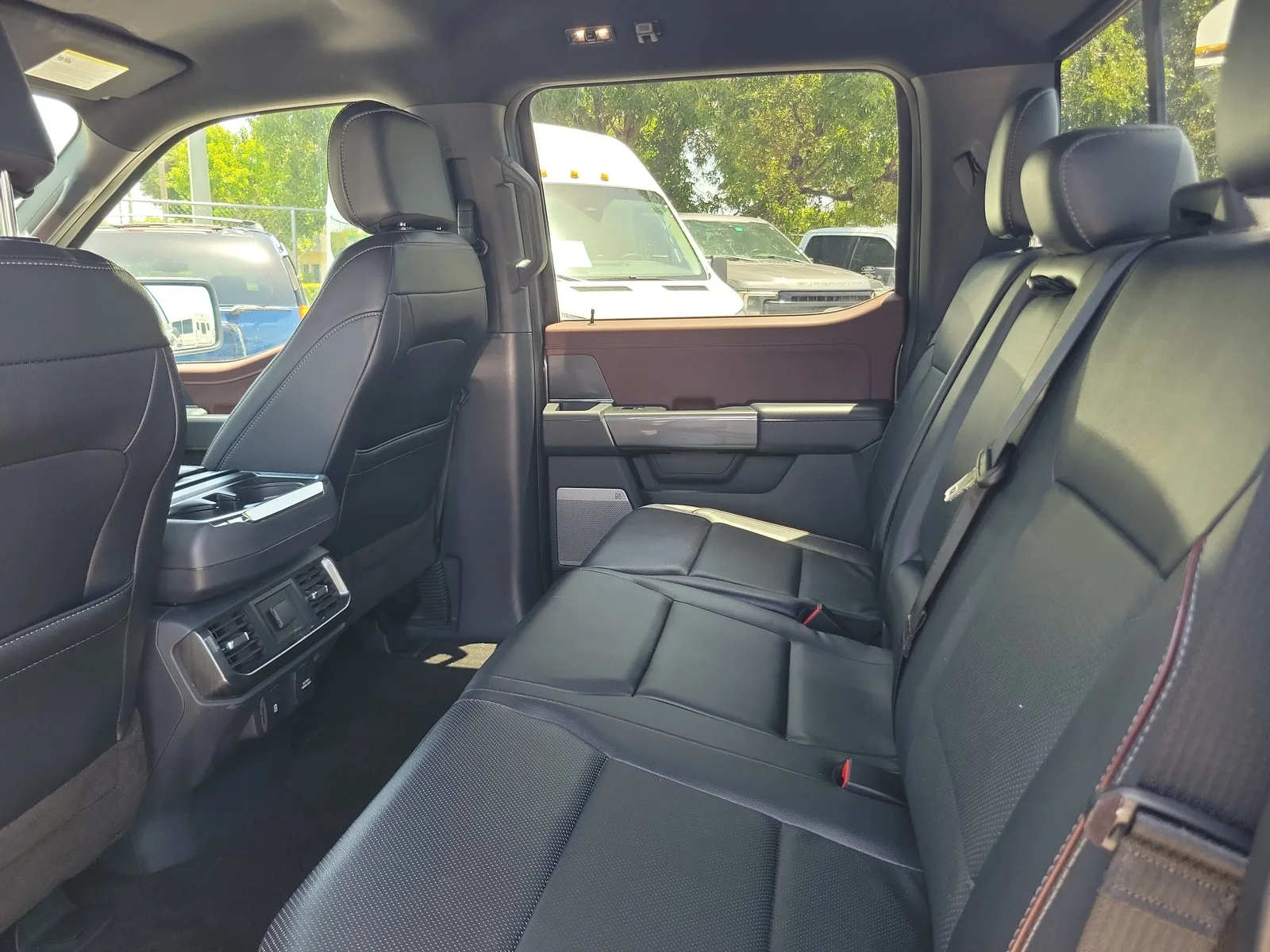 2023 Ford F-150 LARIAT 4WD photo 15