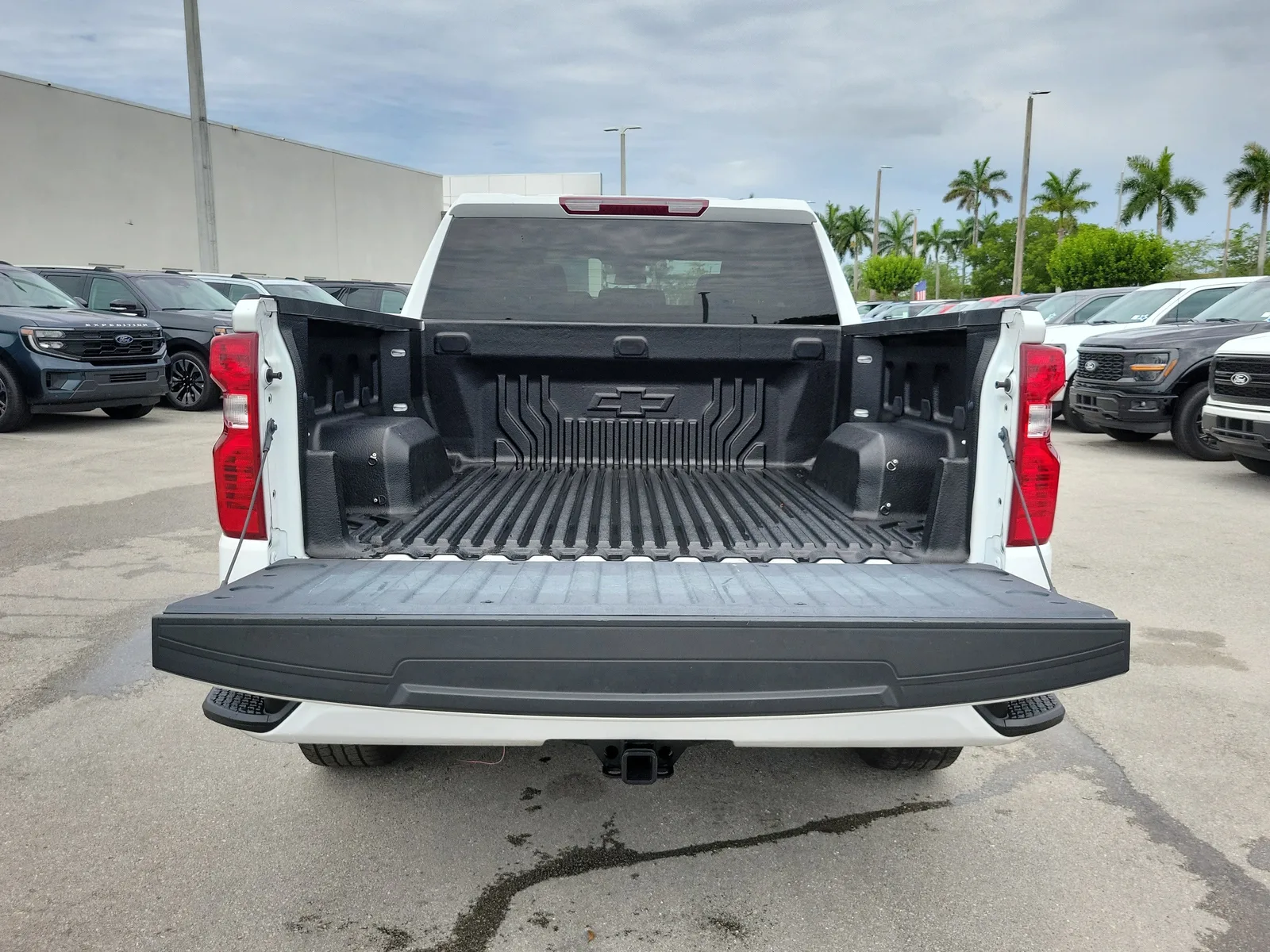 2024 Chevrolet Silverado 1500 Custom photo 11