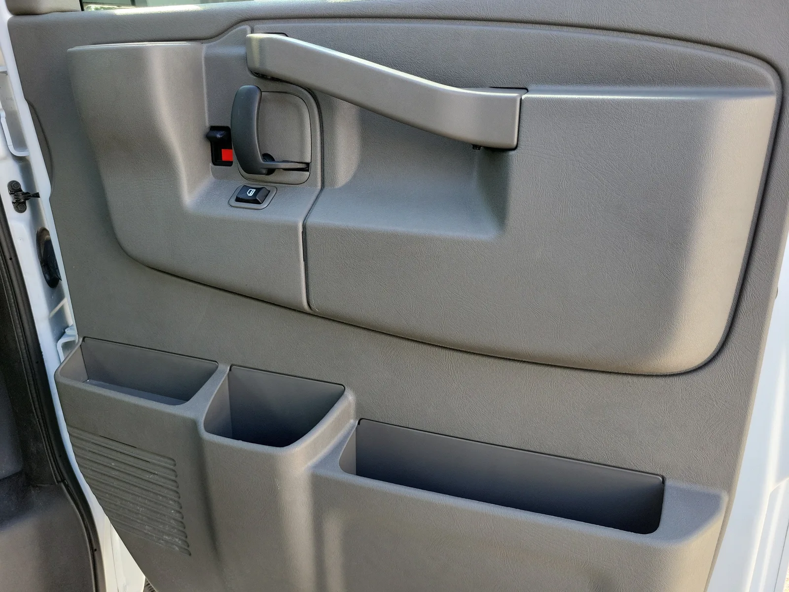 2025 Chevrolet Express Cargo Van Work Van photo 27