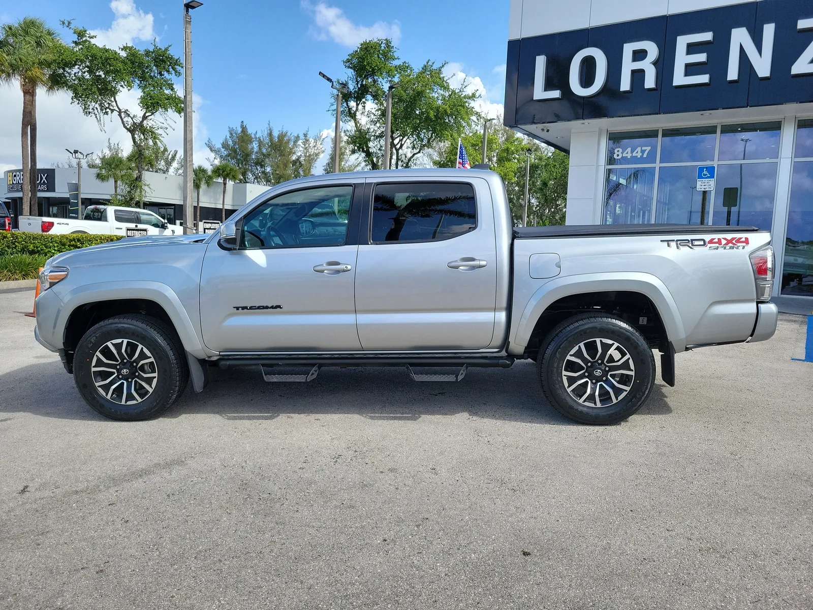 2023 Toyota Tacoma 4WD SR photo 8