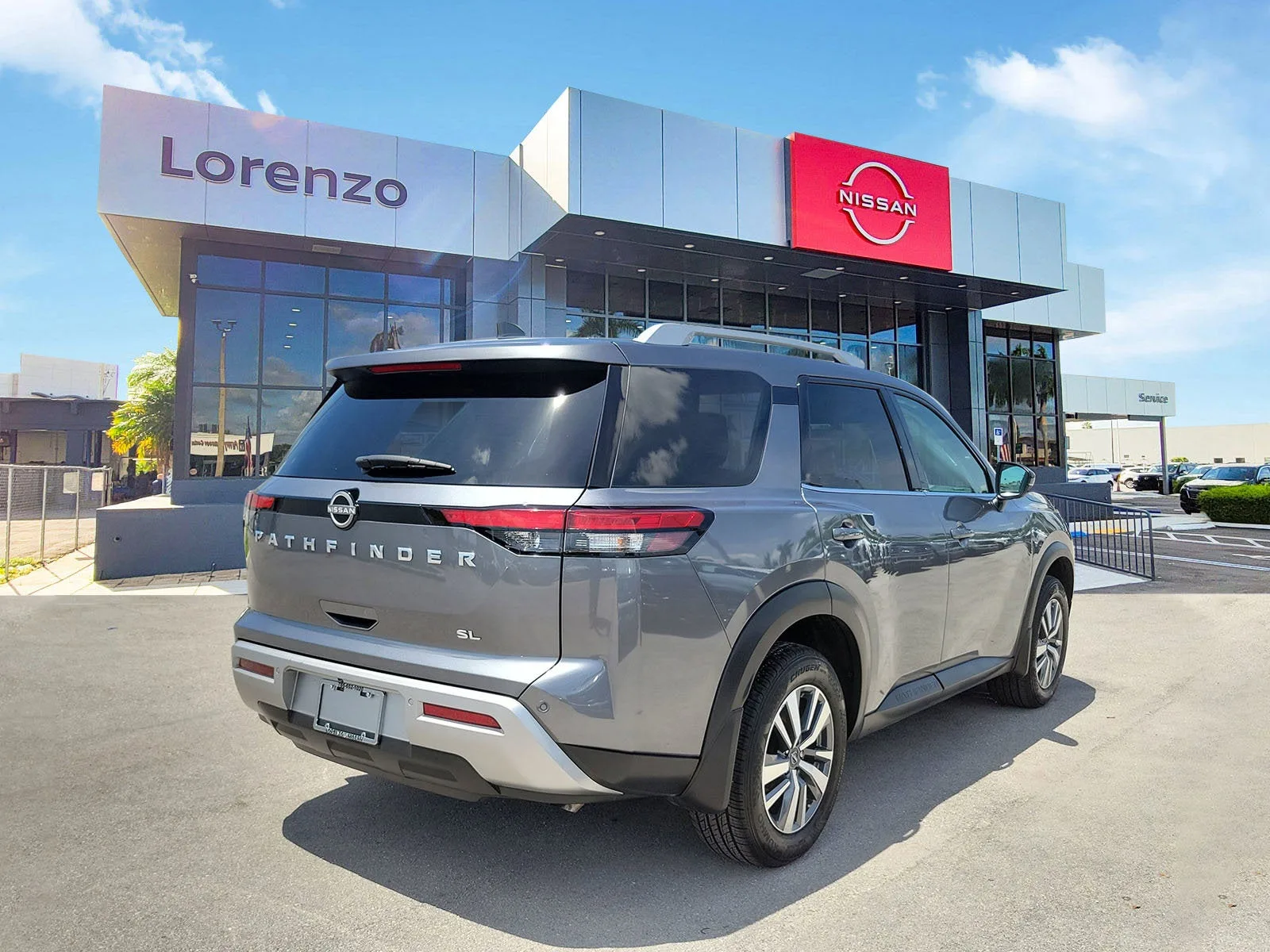 2025 Nissan Pathfinder SL photo 5