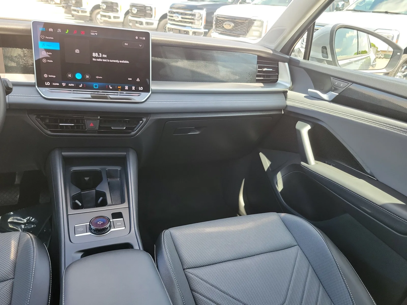 2025 Volkswagen Tiguan SE photo 16