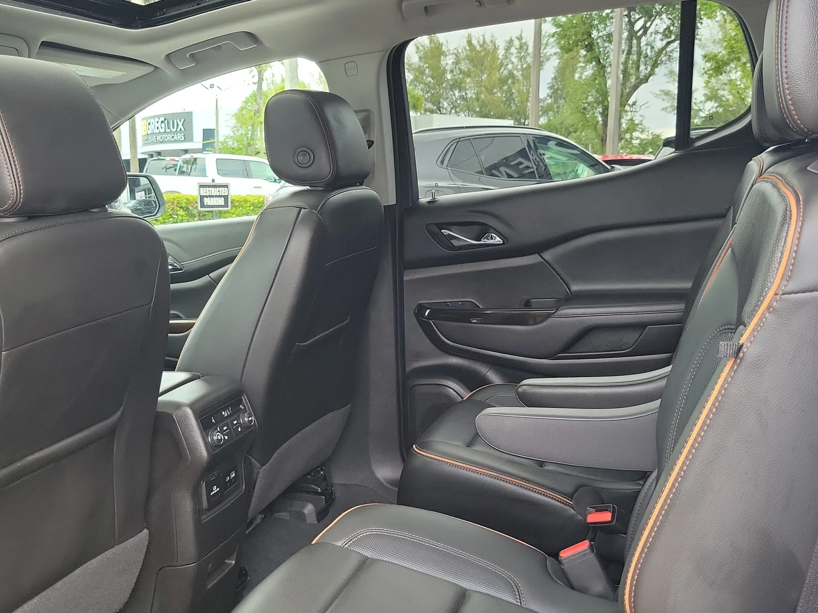 2023 GMC Acadia AT4 photo 12