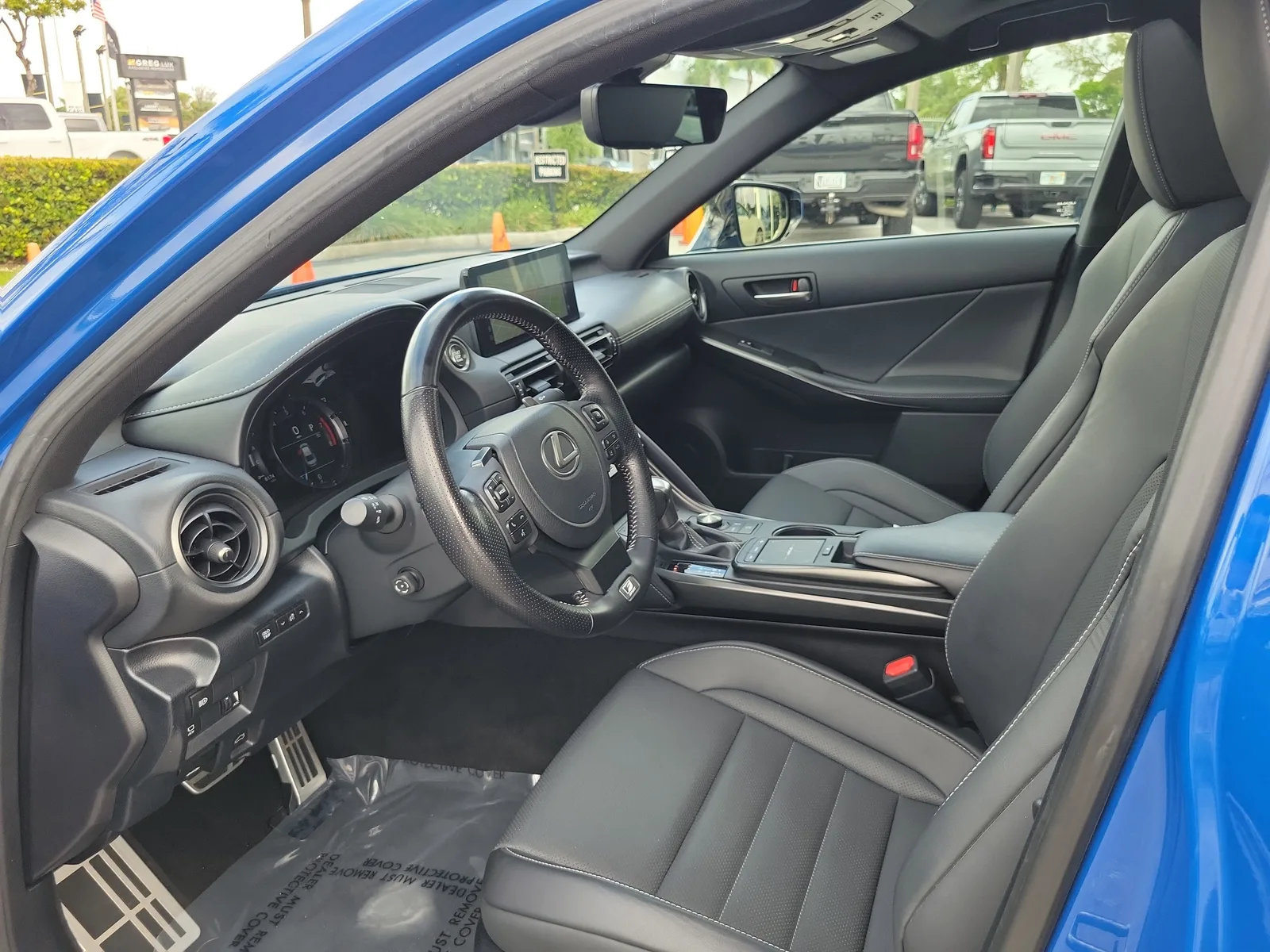 2023 Lexus IS IS 350 F SPORT photo 13