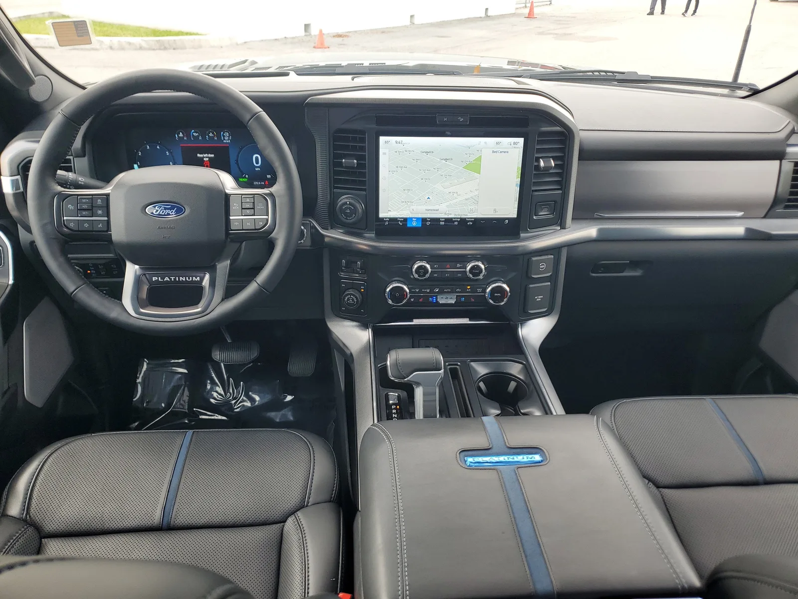 2025 Ford F-150 Platinum photo 15