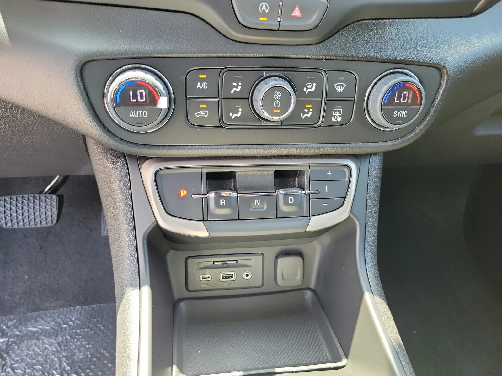2024 GMC Terrain Denali 4WD photo 25