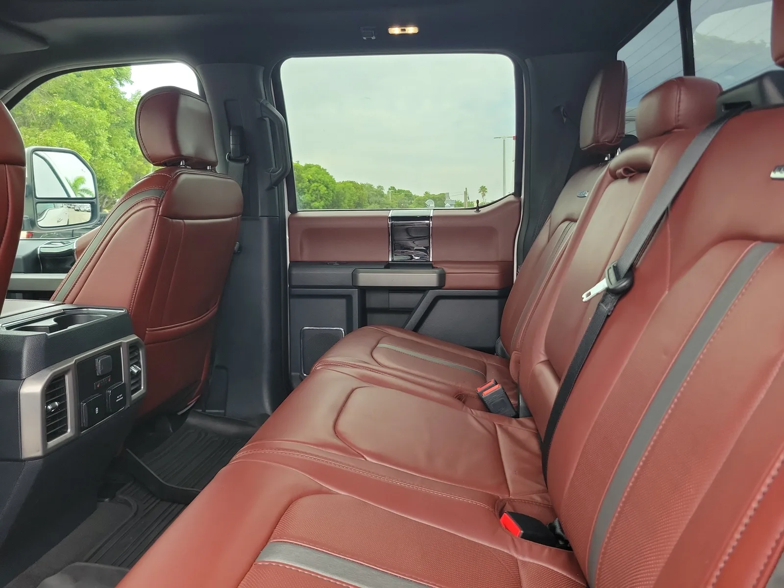 2022 Ford Super Duty F-350 SRW Platinum 4WD Diesel photo 14