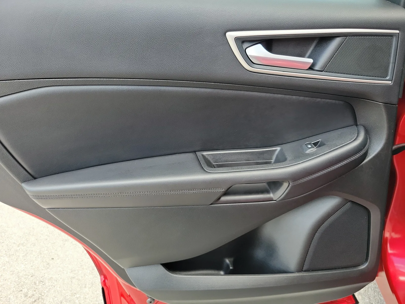 2024 Ford Edge SEL 4WD photo 28