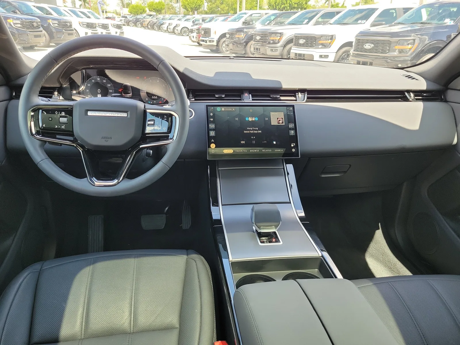 2026 Land Rover Range Rover Evoque Core S photo 18