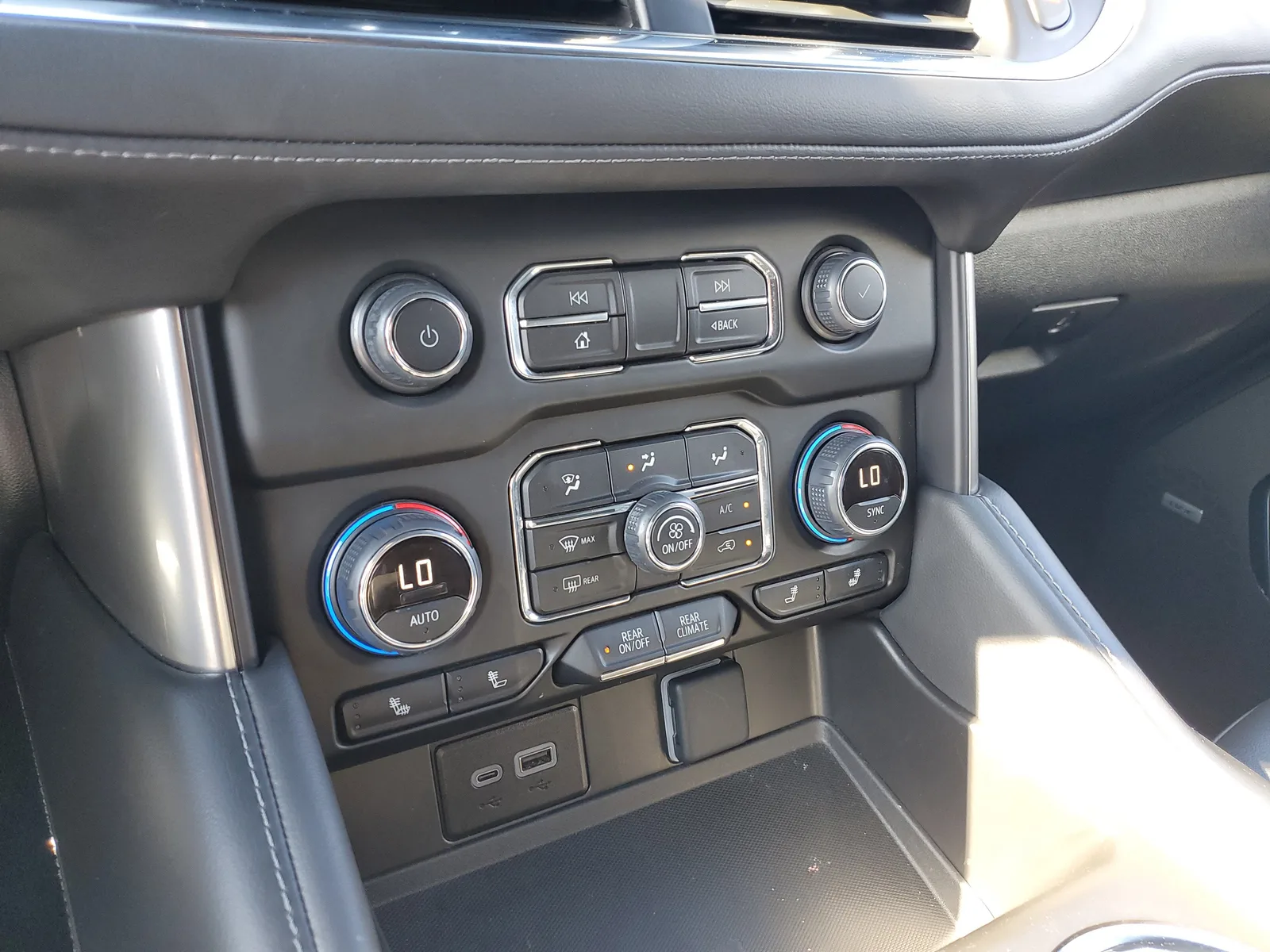 2023 Chevrolet Tahoe Z71 photo 32
