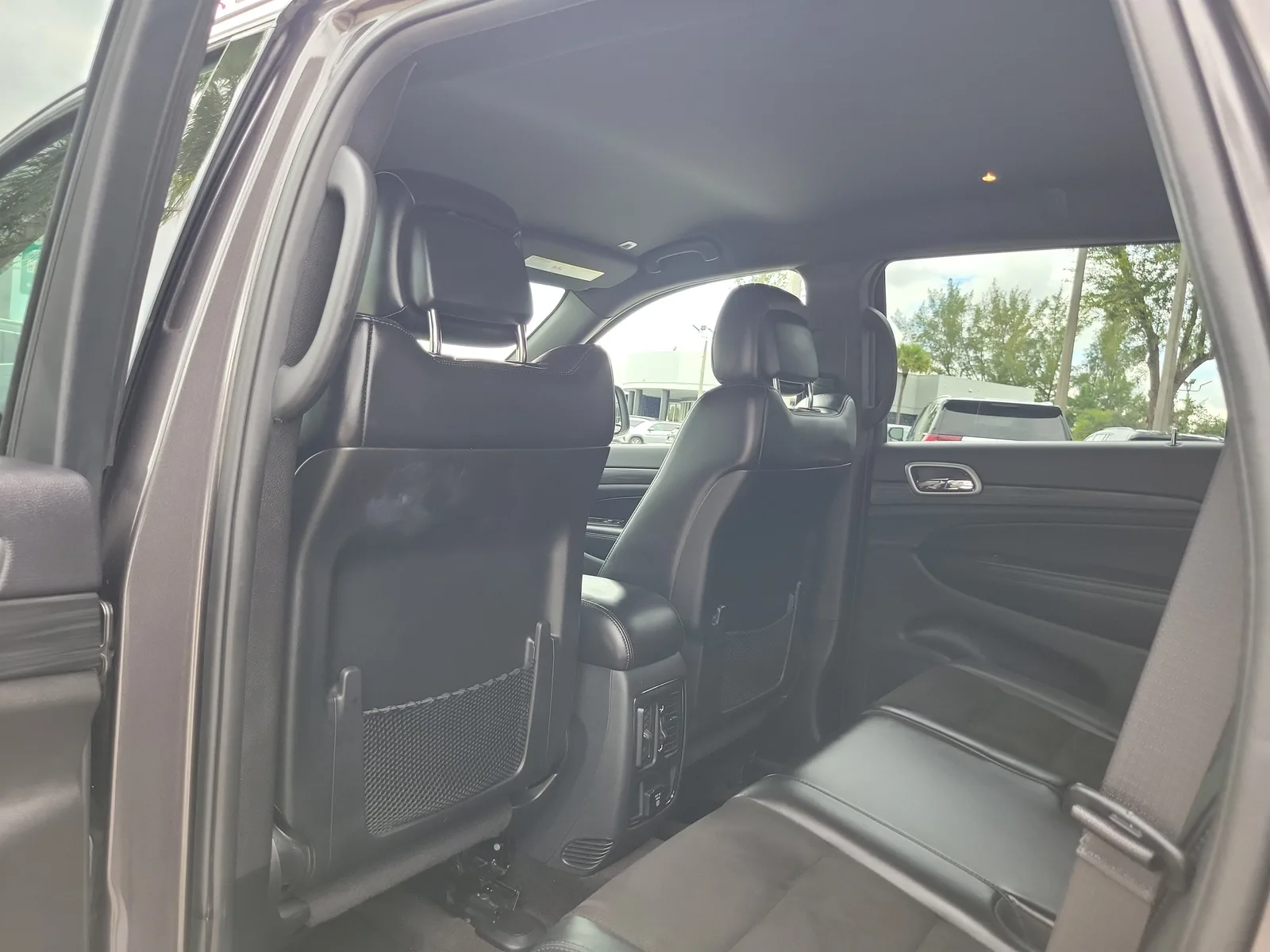 2019 Jeep Grand Cherokee Altitude photo 14