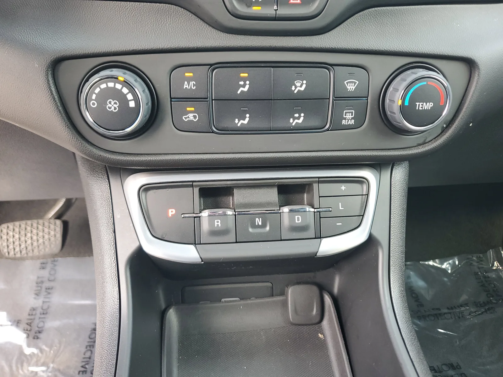 2024 GMC Terrain SLE photo 23