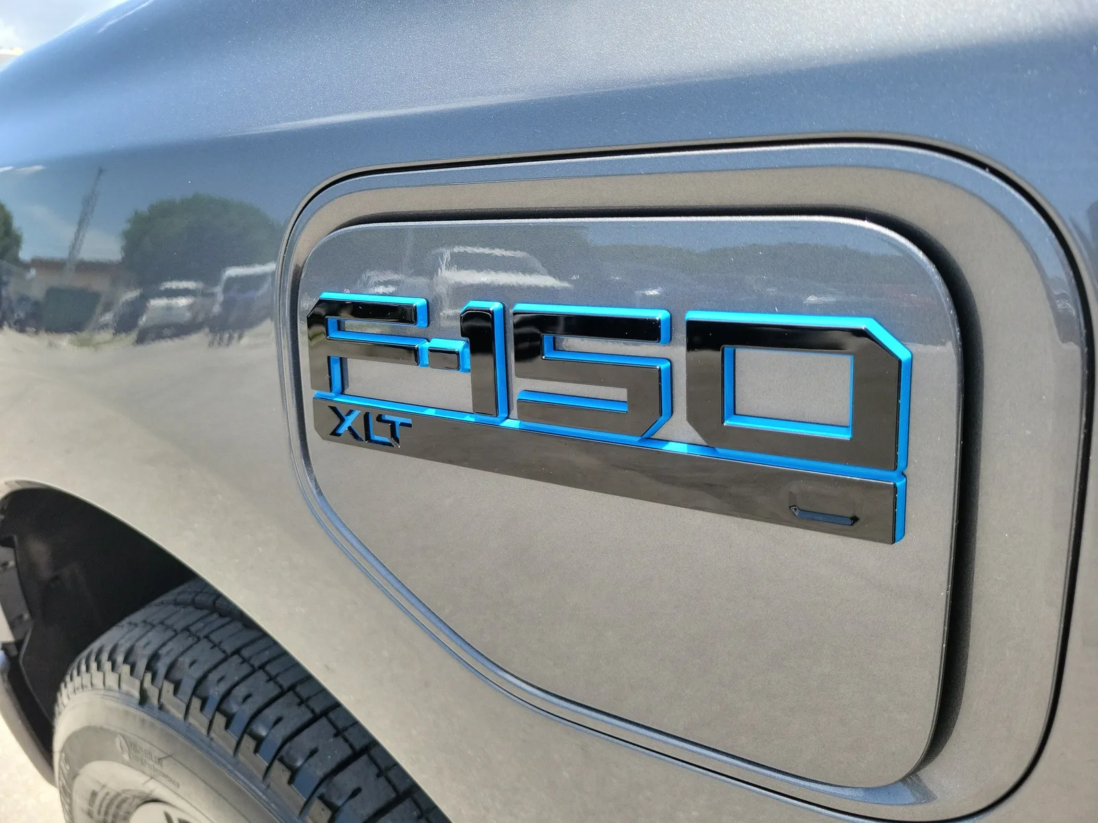 2025 Ford F-150 Lightning XLT 4WD photo 11