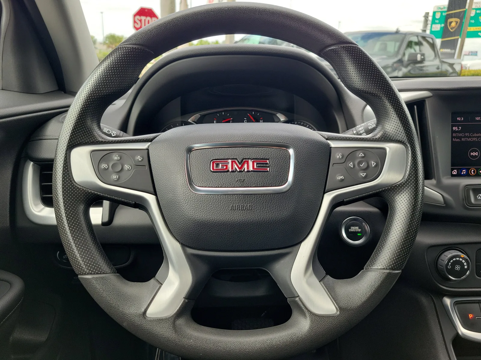 2024 GMC Terrain SLE photo 17
