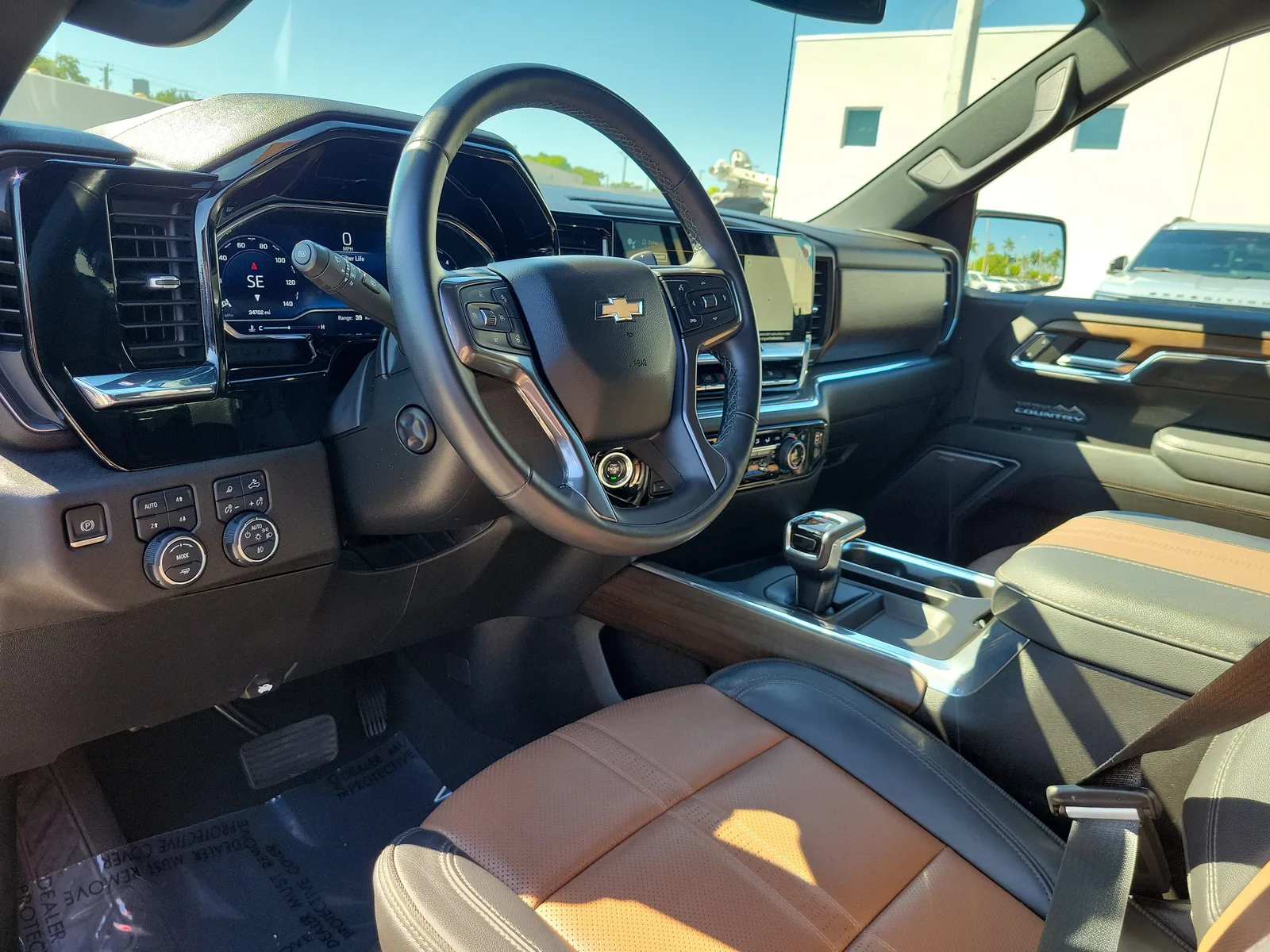 2024 Chevrolet Silverado 1500 High Country photo 9