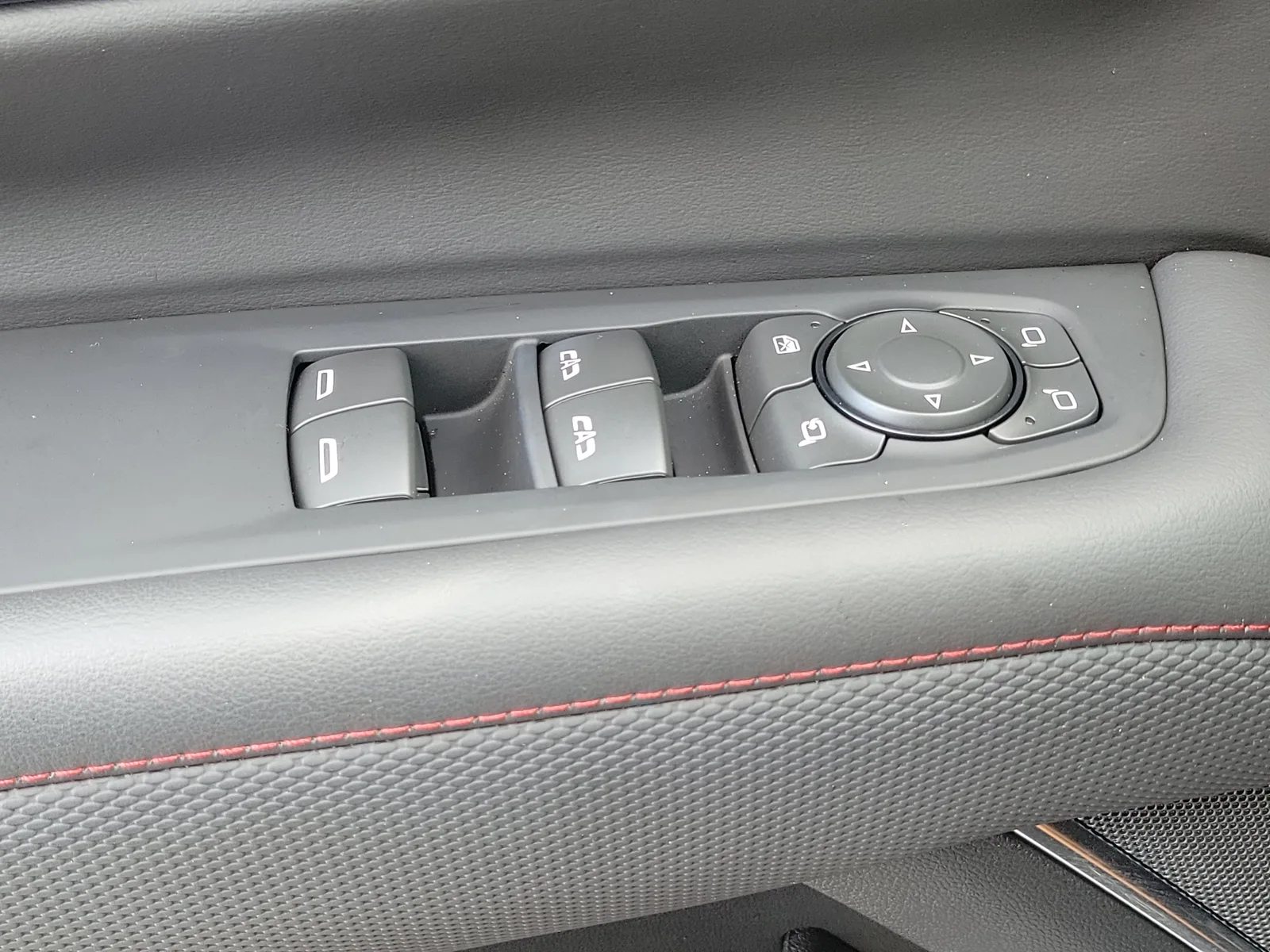2025 Chevrolet Suburban RST Diesel photo 31