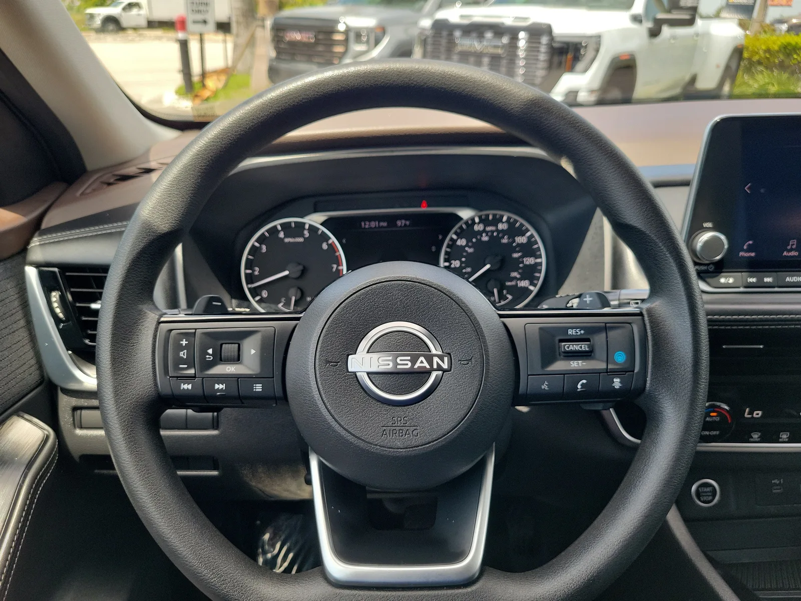 2022 Nissan Rogue SV photo 18