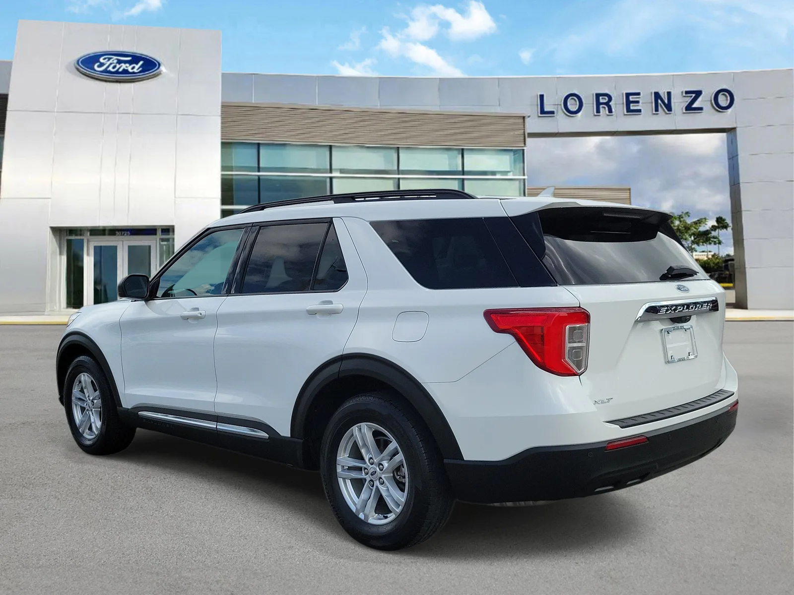 2024 Ford Explorer XLT photo 7
