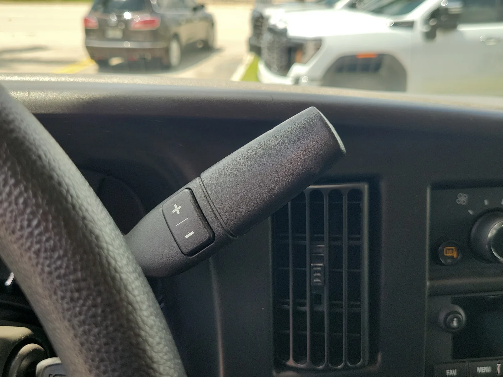 2025 GMC Savana Cargo Work Van photo 18
