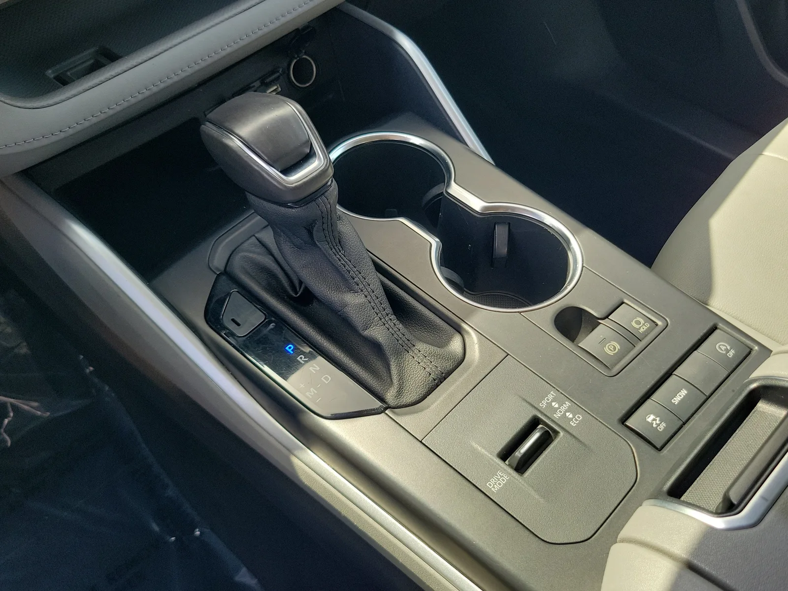 2021 Toyota Highlander XLE photo 26