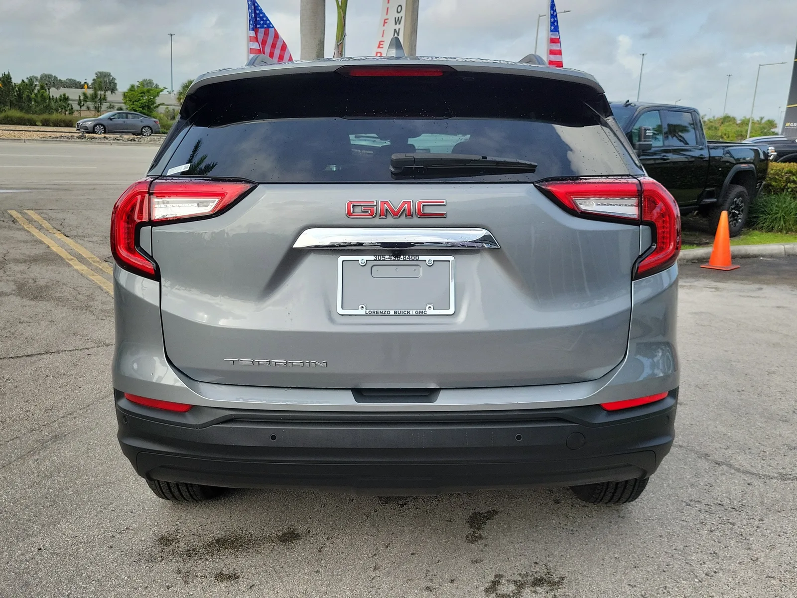 2023 GMC Terrain SLE photo 5