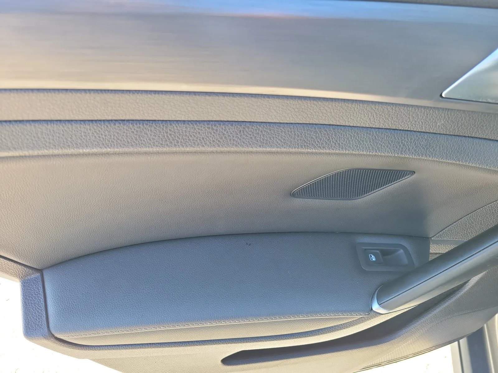 2020 Volkswagen Golf TSI photo 26