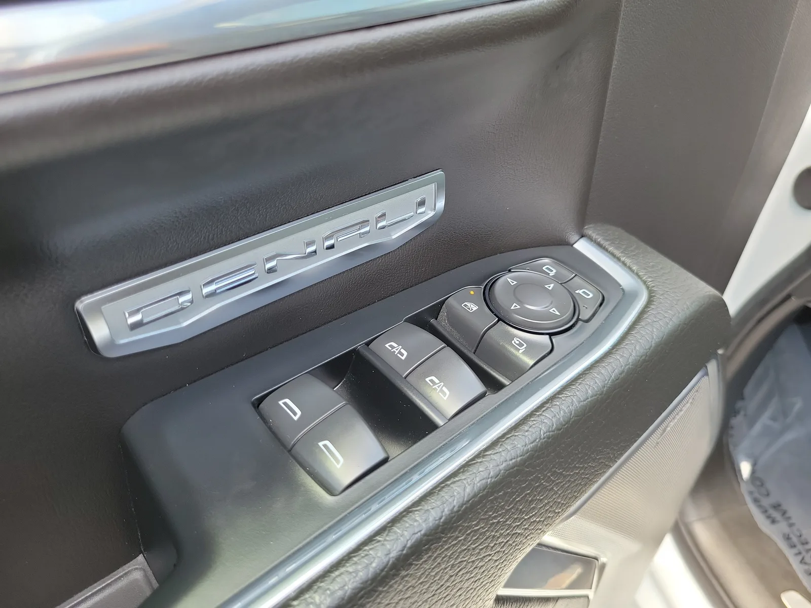 2024 GMC Sierra 1500 Denali photo 26