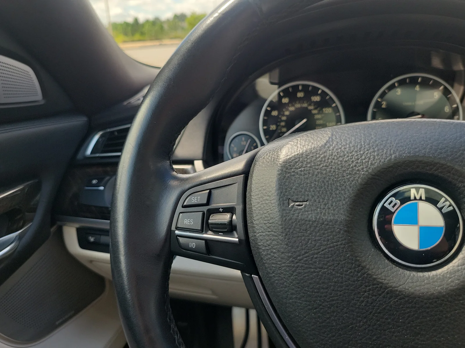 2013 BMW 7 Series 750Li xDrive photo 18