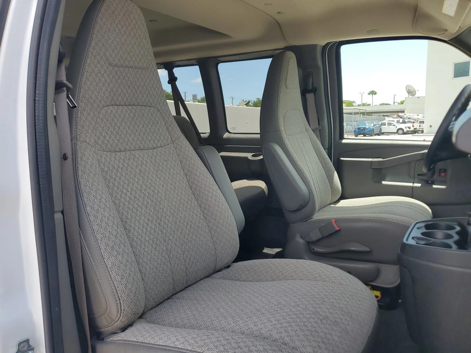 2025 Chevrolet Express Passenger LT photo 19