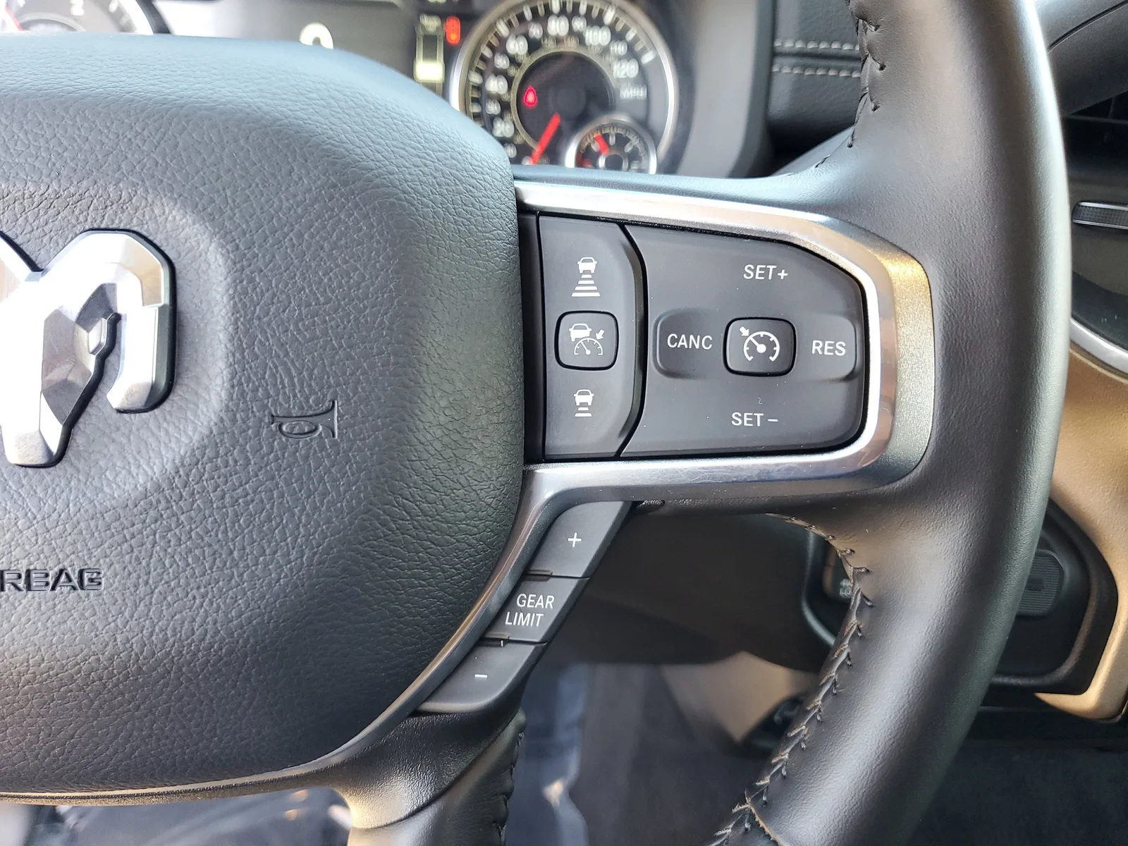 2024 RAM 2500 Laramie 4WD Diesel photo 22