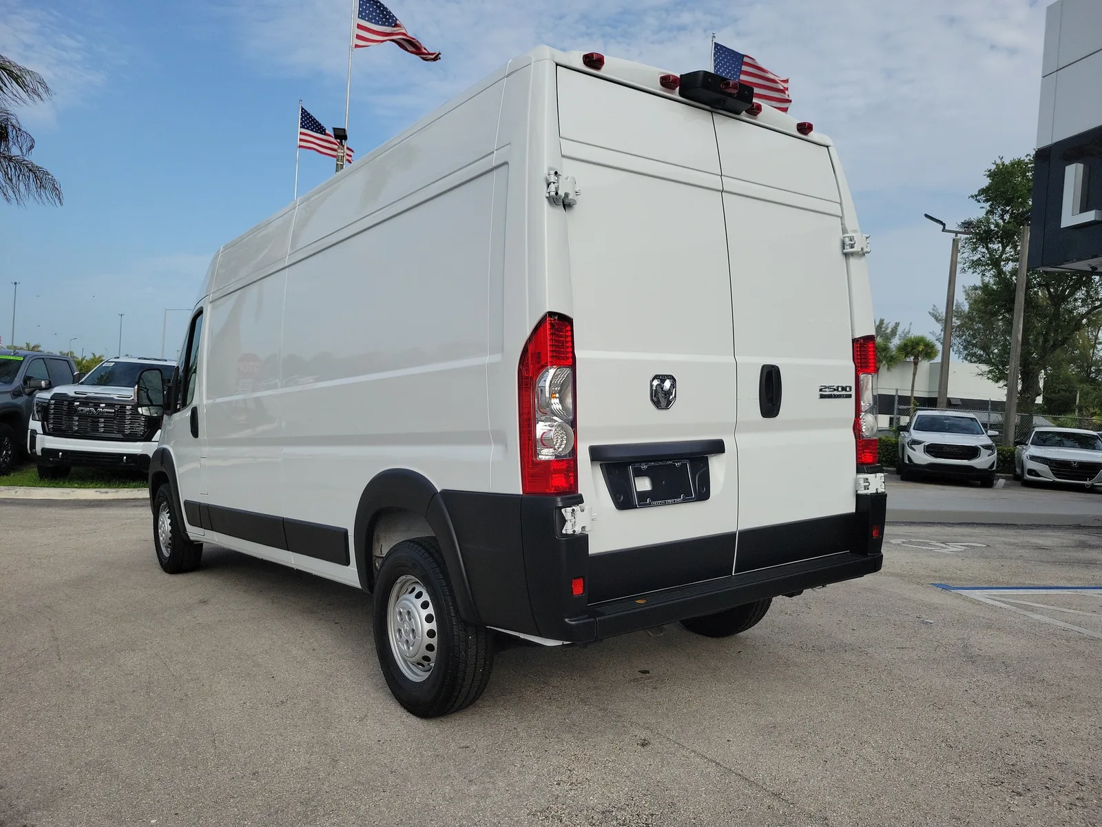 2026 RAM ProMaster Cargo Van Tradesman photo 7