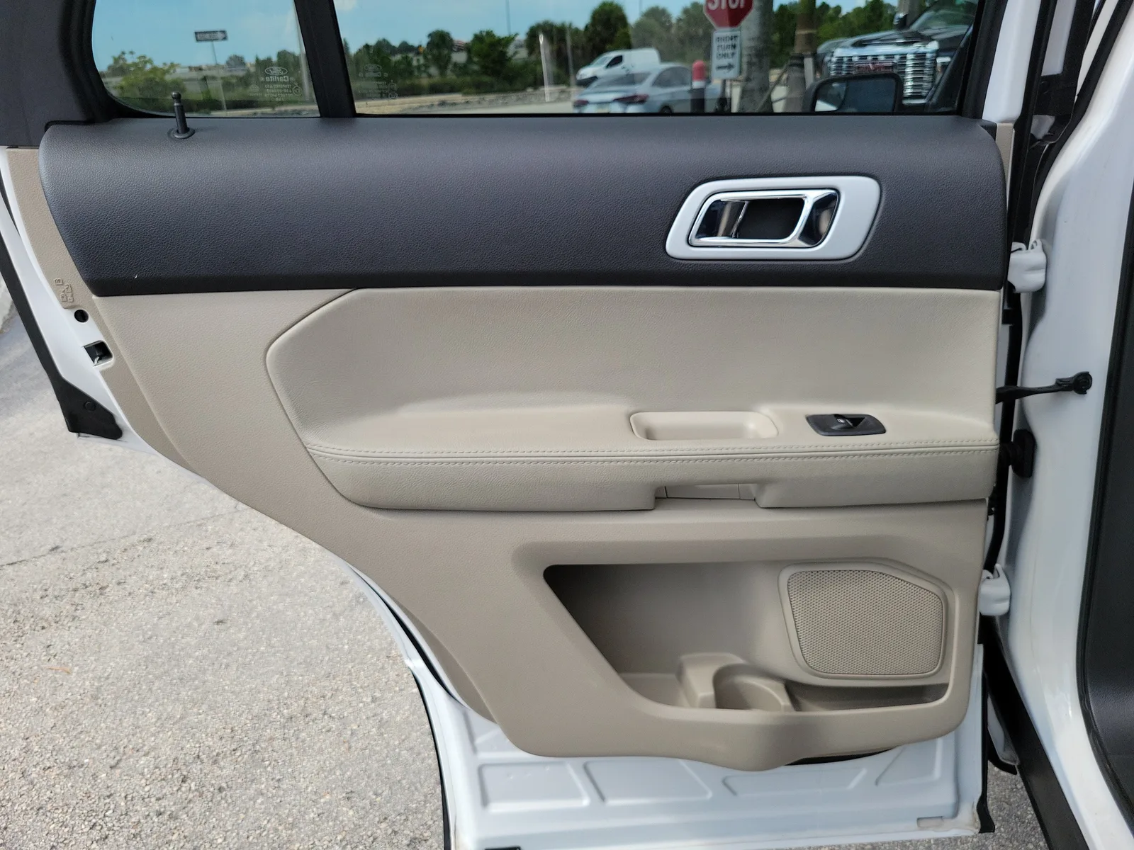 2013 Ford Explorer XLT photo 29